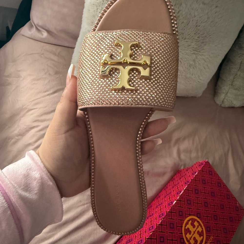 Tory Burch Gold Logo Pink Sandals - Picture 2 of 7